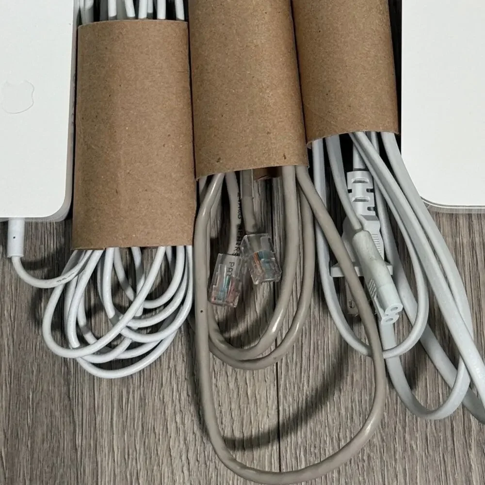 Apple Air Port Extreme Base Station 802 Wifi A1408 - OEM Power Cord & Ethernet